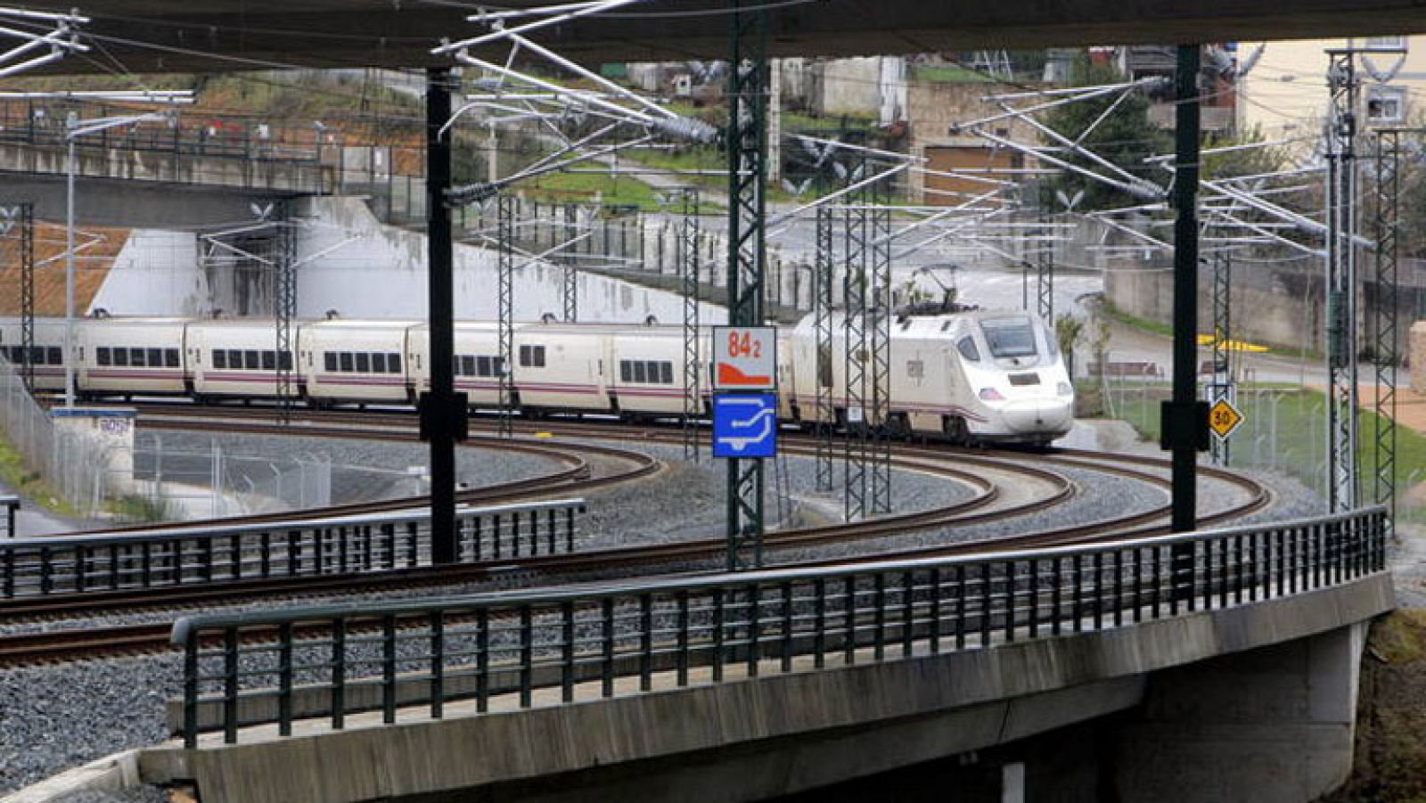 La tarde en 24h: Accidente de tren en Santiago | RTVE Play