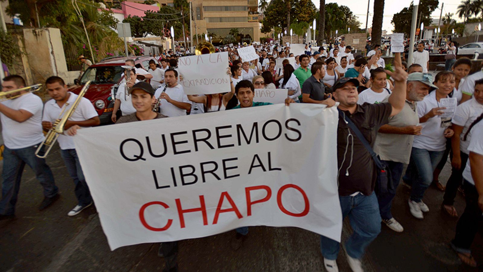 La tarde en 24h: Manifestaciones en varias ciudades de Sinaloa para apoyar al 'Chapo' Guzmán | RTVE Play