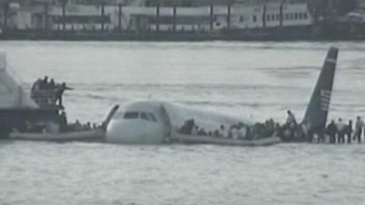 Telediario 1 - Tragedias aéreas