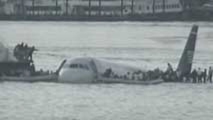 Telediario 1 - Tragedias aéreas