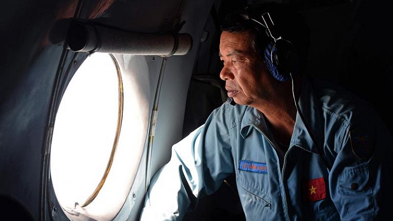 Continúa la búsqueda por mar y aire del avión malasio 48 horas después de su desaparición