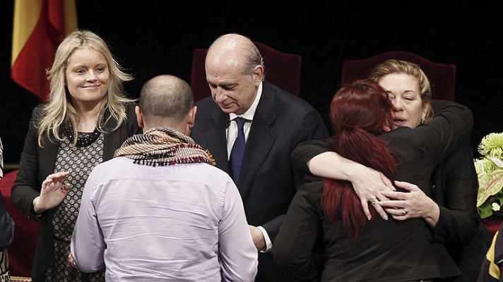 Informativo 24h - El Gobierno entrega 365 condecoraciones a las víctimas del 11M