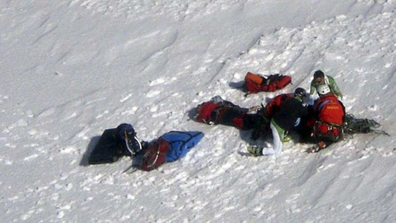 Cinco personas que practicaban montañismo mueren en la sierra de Gredos 