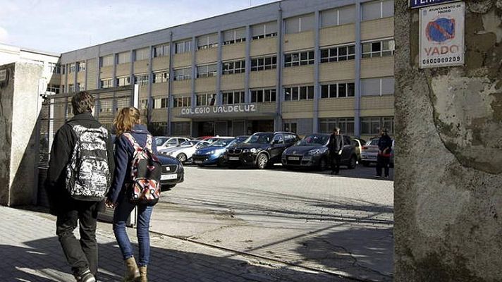 Telediario 1 - Una exalumna del Valdeluz dice que un centro de la Comunidad le recomendó no denunciar abusos