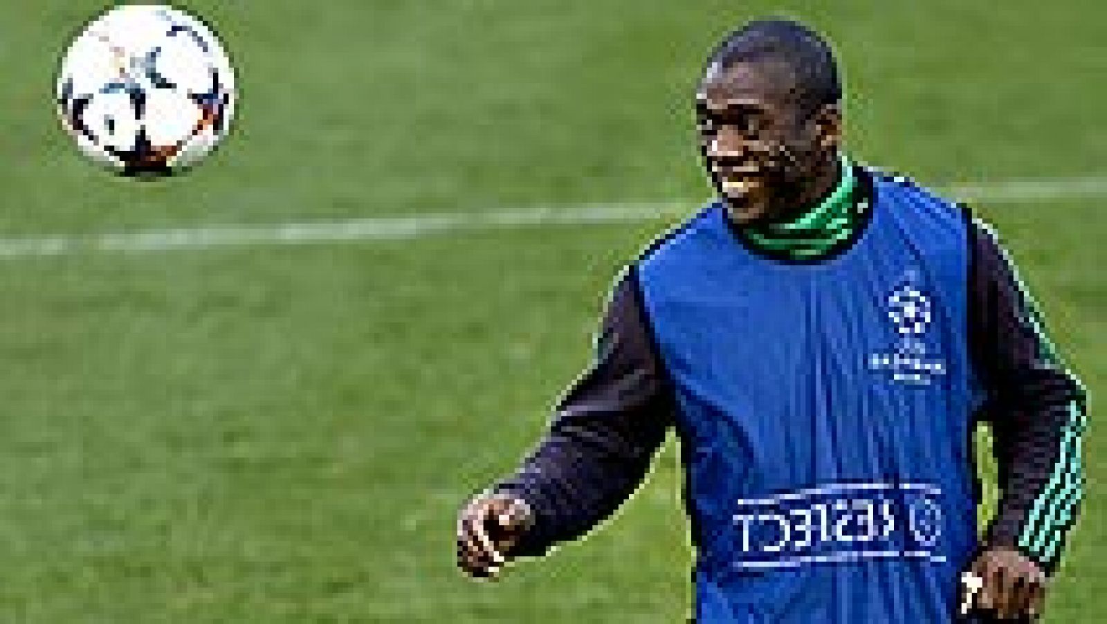 El holandés Clarence Seedorf, entrenador del Milán, dijo hoy que el Atlético de Madrid, su rival mañana en el partido de vuelta de los octavos de final de la Liga de Campeones, tiene dos delanteros de "nivel mundial", en referencia a Diego Costa y Da