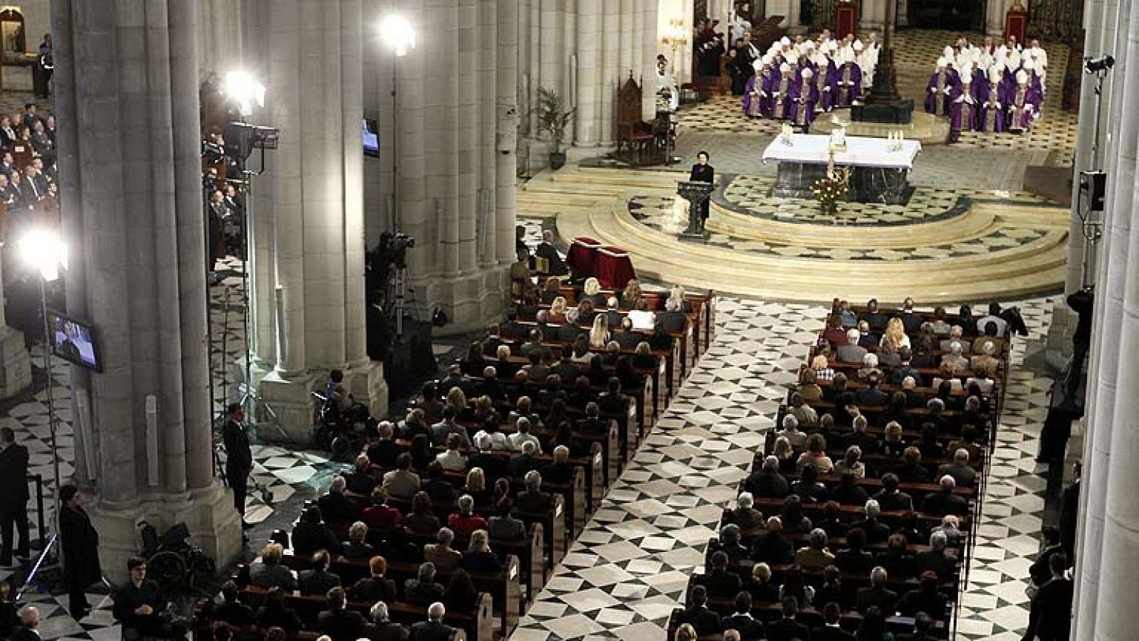 Las víctimas del 11M, unidas en el funeral de Estado diez años después