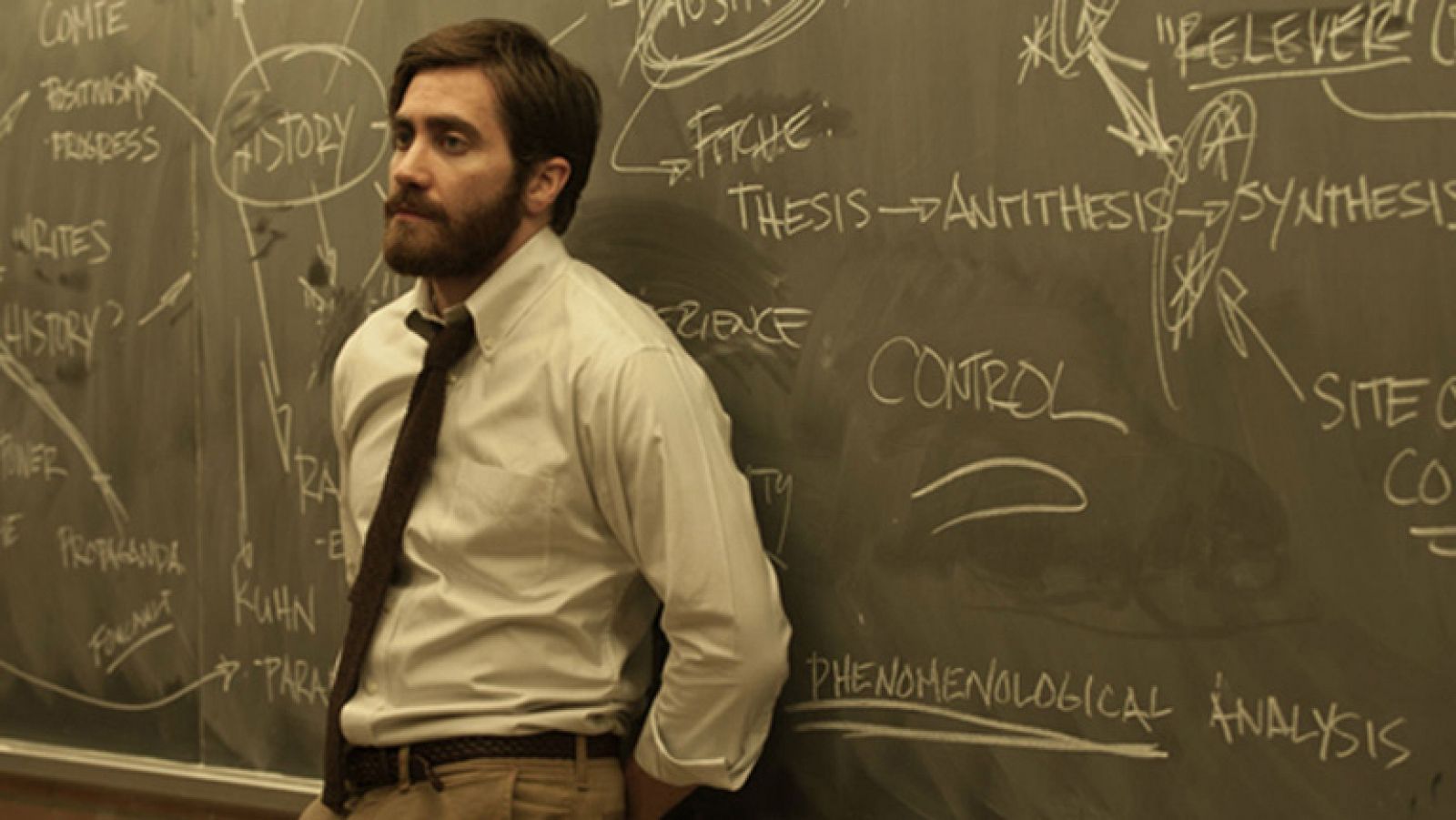 'Enemy' es la nueva película de Denis Villeneuve, un thriller misterioso basado en la novela de José Saramago 'El hombre duplicado'. Jake Gyllenhaal interpreta a un profesor que lleva una vida monótona hasta que descubre la existencia de un actor de poca monta que es físicamente igual que él. Mélanie Laurent, Sarah Gadon e Isabella Rossellini completan el reparto. 'Enemy', que cuenta con la participación de TVE se estrena el 28 de marzo en España.