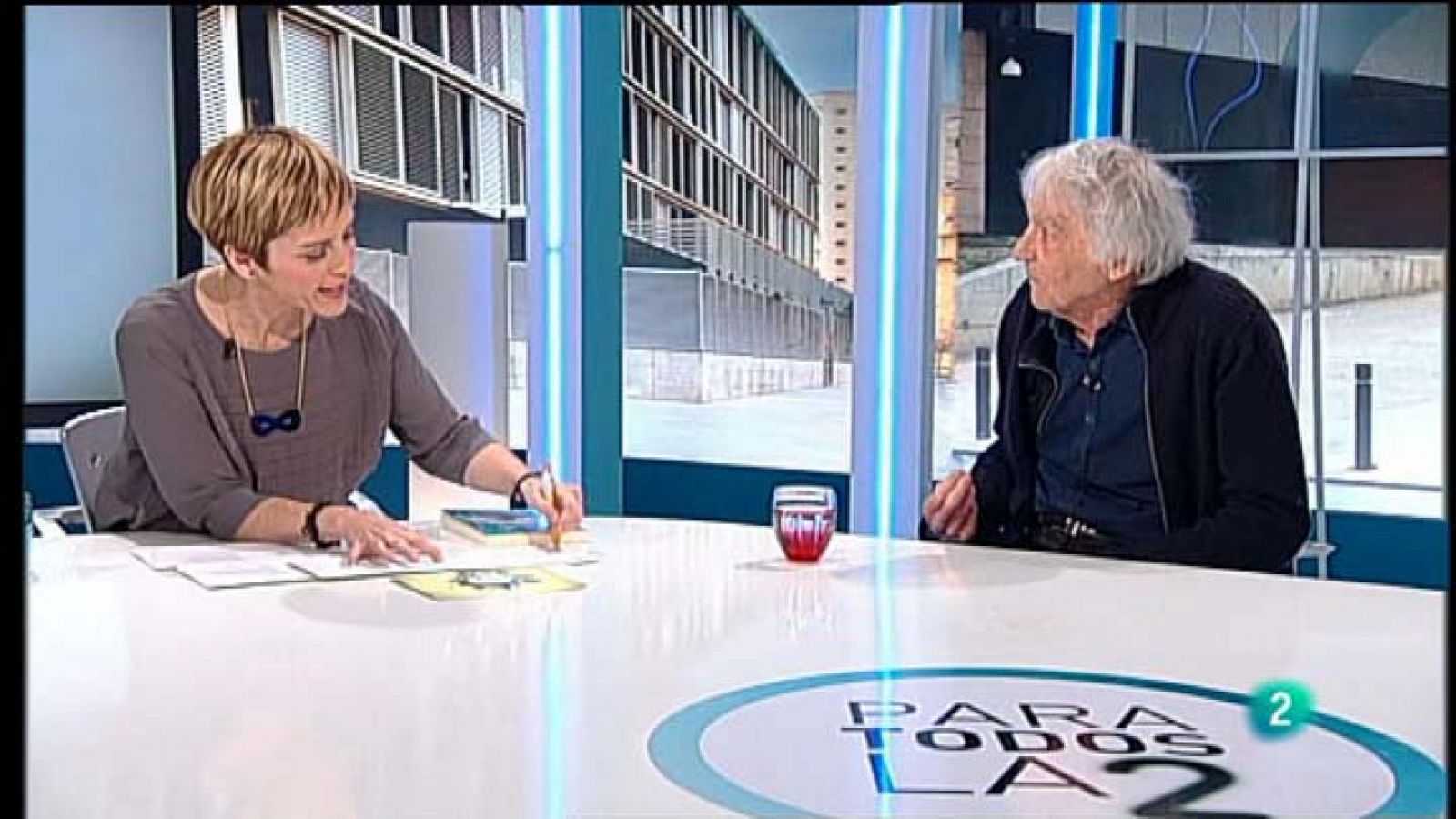 Para Todos La 2 -  Entrevista a Armand Mattelart