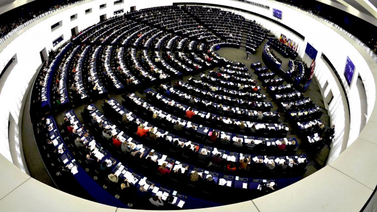 Informativo 24h: La Eurocámara critica el funcionamiento de la troika  | RTVE Play