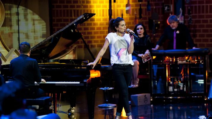 Alaska y Coronas - El regreso de Bebe