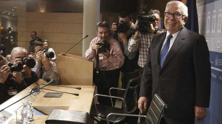 Telediario 1 - Los expertos plantean simplificar el IRPF