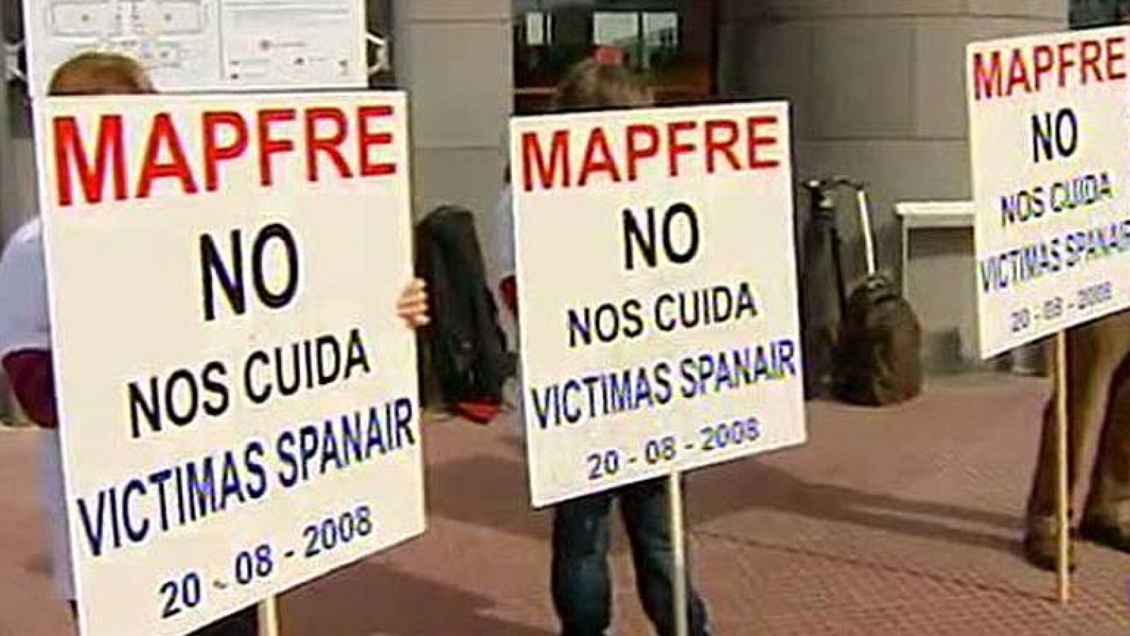 Tres de cada cuatro víctimas del accidente de Spanair esperan la indemnización seis años después | Ver