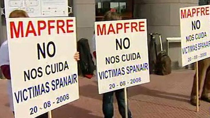 Telediario 1 - V'ctimas del accidente de Spanair