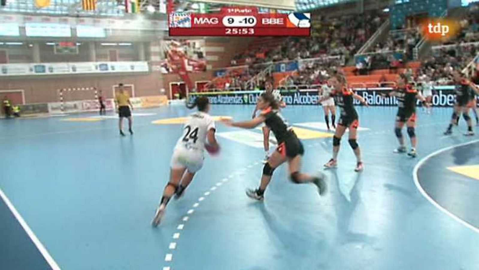 Balonmano femenino - Copa S.M. La Reina, 2ª semifinal: Mecalia At.Guardés-Bera Bera