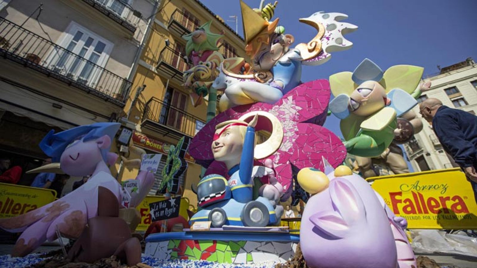 Telediario 1: El ninot de María de Villota se salva del fuego | RTVE Play