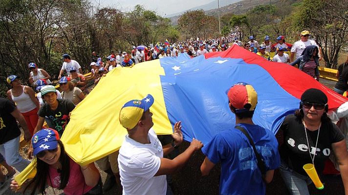 Telediario 1 - Maduro y Capriles sopesan una reunión