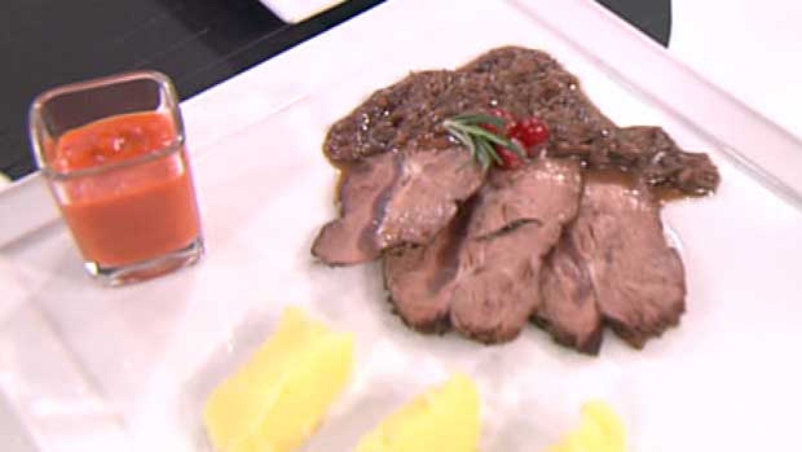 Espaldilla asada con salsa de setas - RTVE Cocina | Ver
