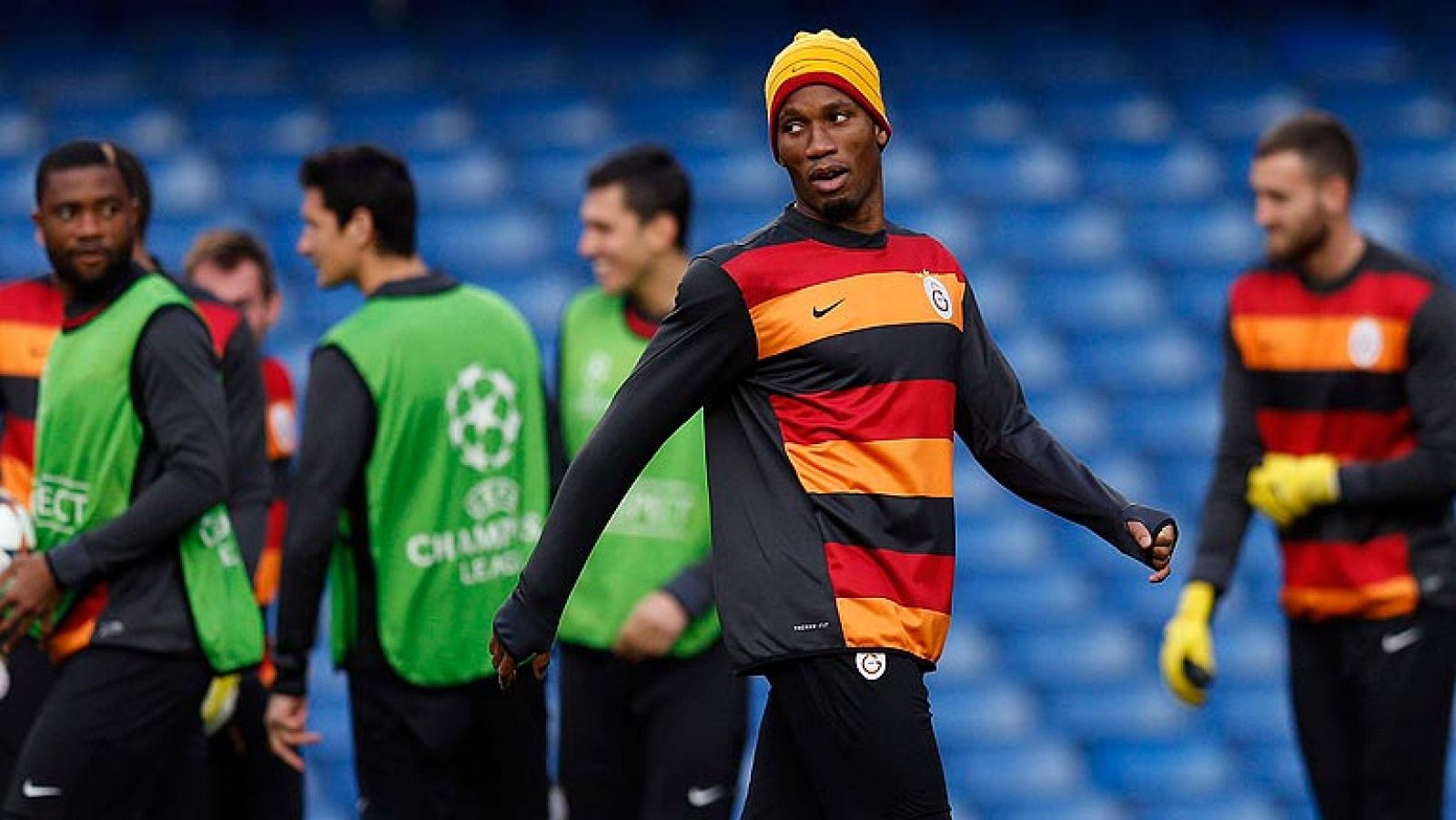 Drogba se enfrenta a su exequipo buscando pasar a cuartos