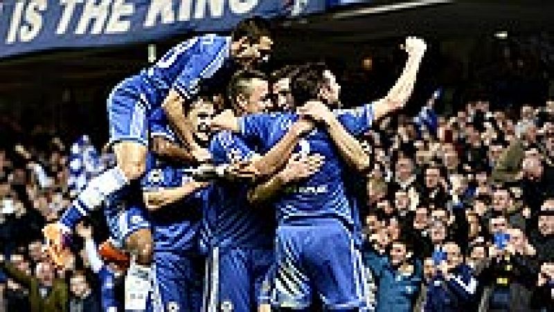 El Chelsea del portugués José Mourinho se mostró hoy superior al Galatasaray en Stamford Bridge y selló con un 2-0 su derecho a estar en el bombo de cuartos de final de la Liga de Campeones en el sorteo del próximo viernes. El camerunés Samuel Eto'o 