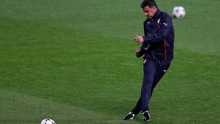 Telediario 1 - El Olympiacos de Míchel amenaza al United