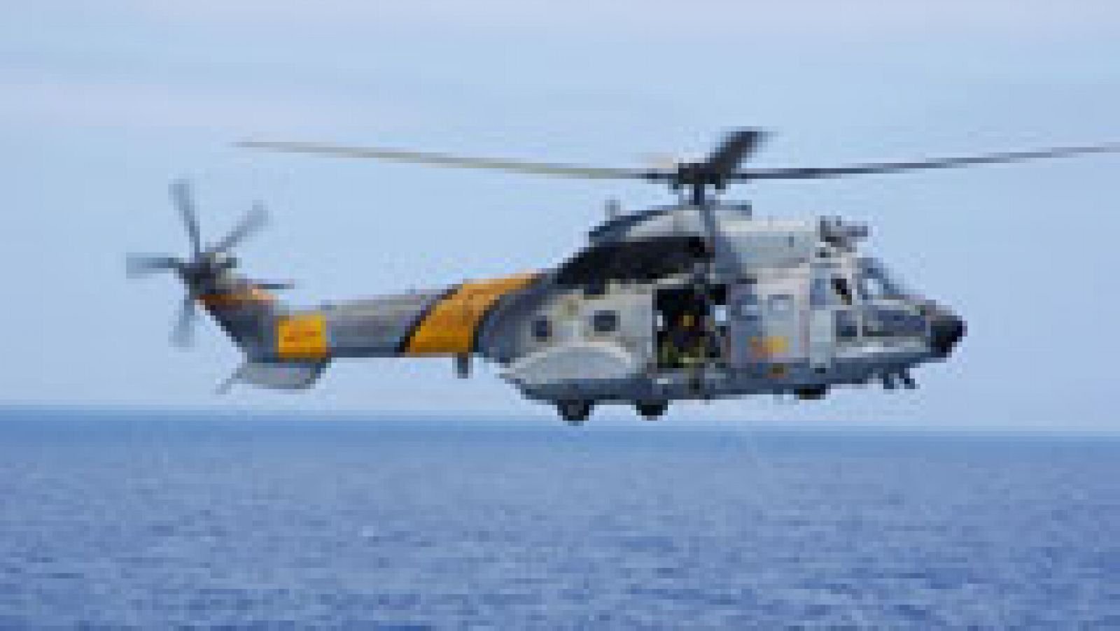 Desaparecen cuatro personas al estrellarse en el mar un helicóptero de rescate del Ejército