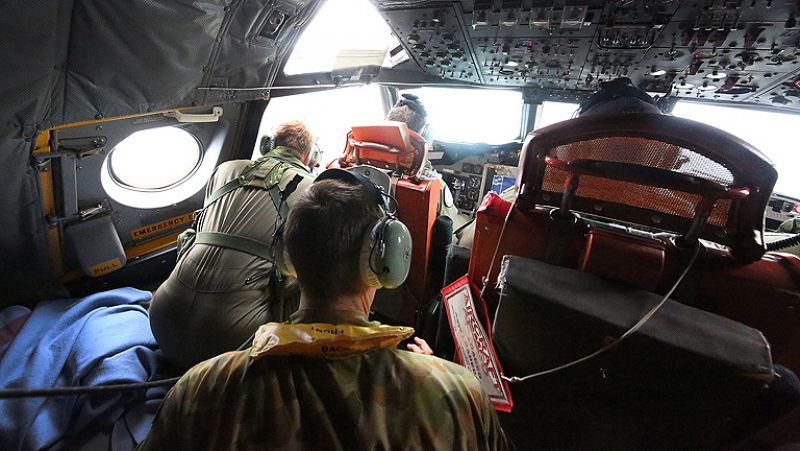 Continua la búsqueda del avión de Malasia desaparecido