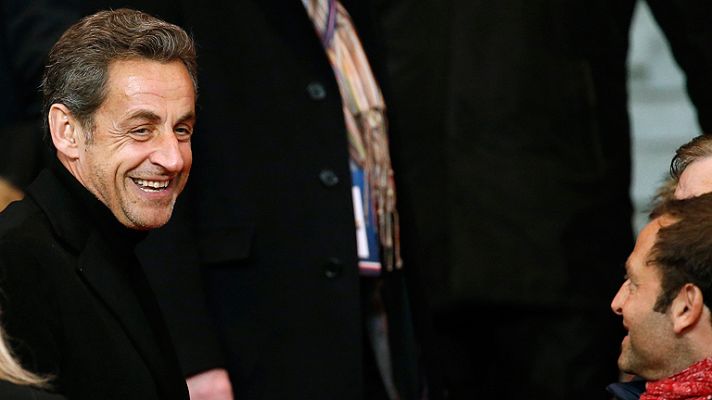 Telediario 1 - Sarkozy compara las escuchas de la policía con la Alemania del Este