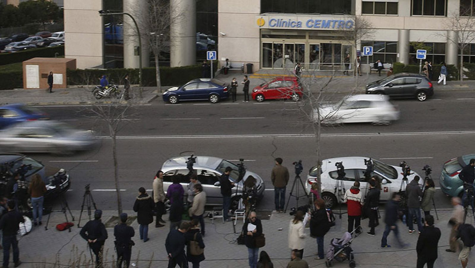 Informativo 24h: Adolfo Suárez sigue "muy grave" mientras las autoridades preparan su funeral | RTVE Play