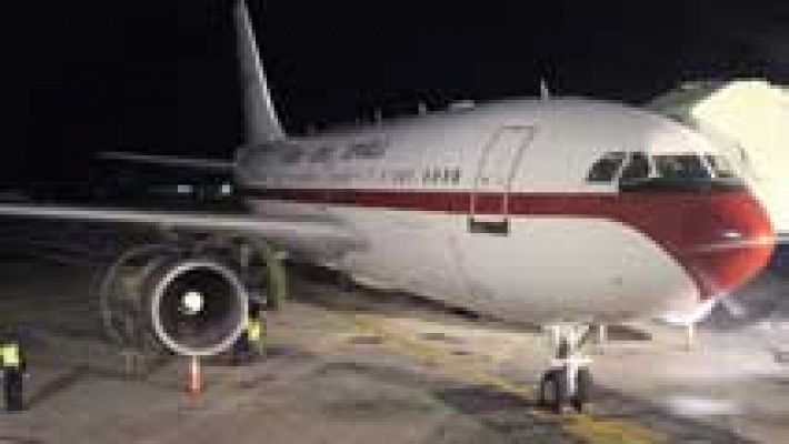 El avión de la reina aterriza en Torrejón 