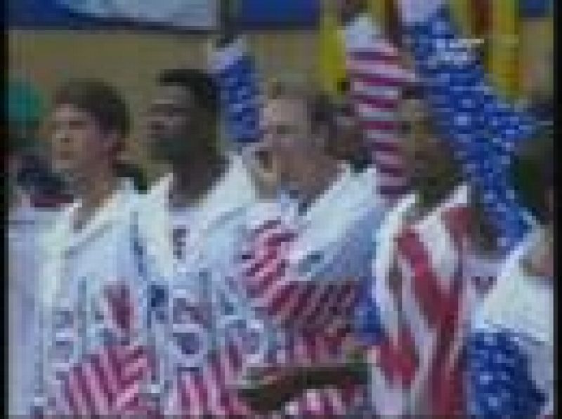Magic Johnson, Michael Jordan, Larry Bird, Charles Barkley, Patrick Ewing, Scottie Pippen... el problema era del entrenador, pero el espectáculo estaba servido. El Dream Team de la NBA arrasó en Barcelona '92.