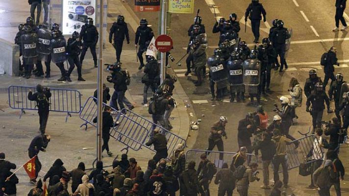 Telediario 1 - 24 detenidos tras los enfrentamientos en las "Marchas por la dignidad"