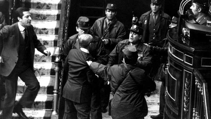 Suárez en el 23-F, una imagen para el recuerdo