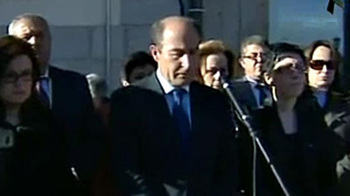  - Cebreros guarda tres minutos de silencio en memoria de Adolfo Suárez