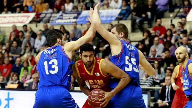 El Tuenti Móvil Estudiantes llegó a mandar por 20 puntos pero la fe del UCAM Murcia le dio la vuelta al partido. Al final, con 2 tiros libres de Berni Rodríguez, los locales vencieron por un agónico 85-84.