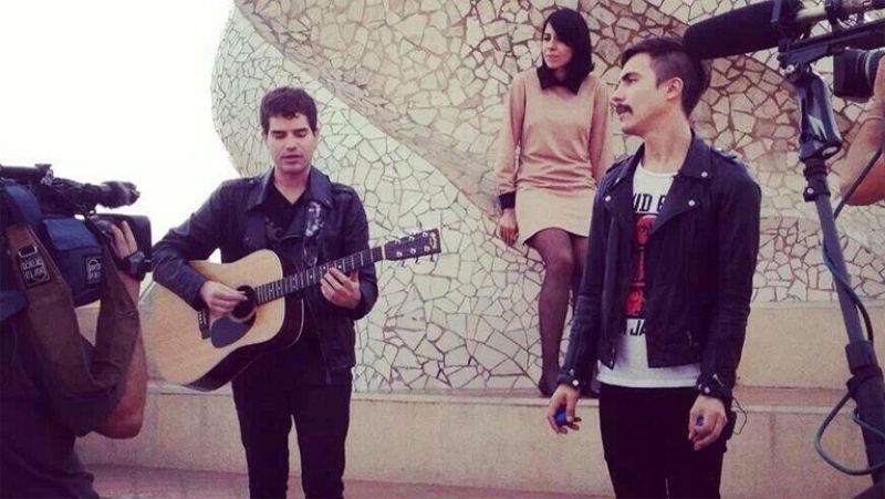 Dorian canta "Los amigos que perd�" en La Pedrera - Ver ahora