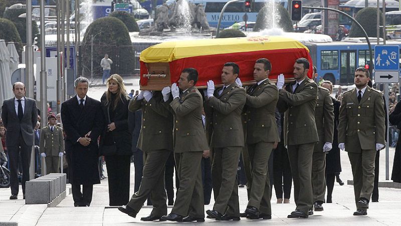 El féretro de Adolfo Suárez llega al Congreso de los Diputados