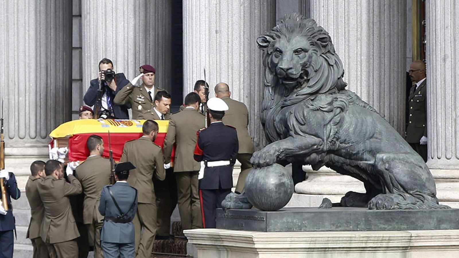 España despide a expresidente Adolfo Suárez