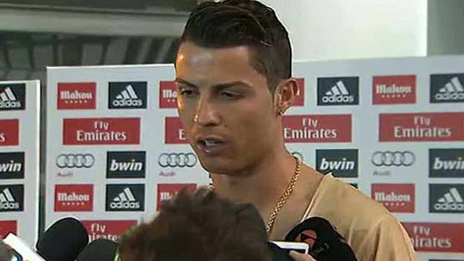 Sergio Rarmos y Cristiano Ronaldo criticaron con dureza el arbitraje de Undiano Mallenco en el partido contra el Barcelona después del partido en el que el colegiado señaló tres penaltis.