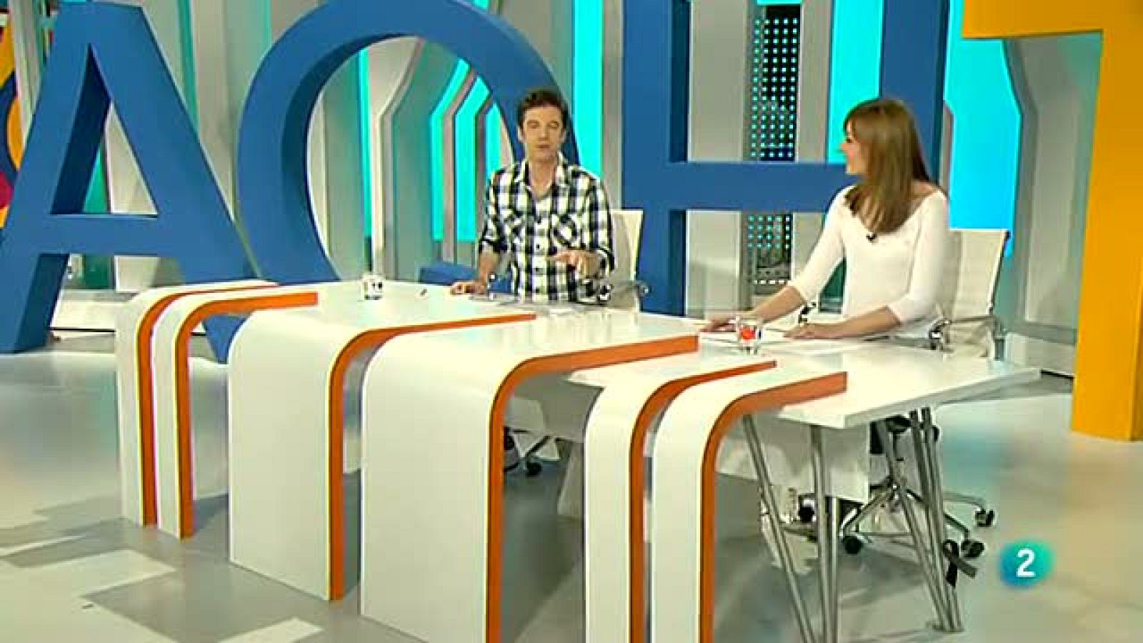 La entrevista de trabajo en grupo - Aquí hay trabajo | Ver