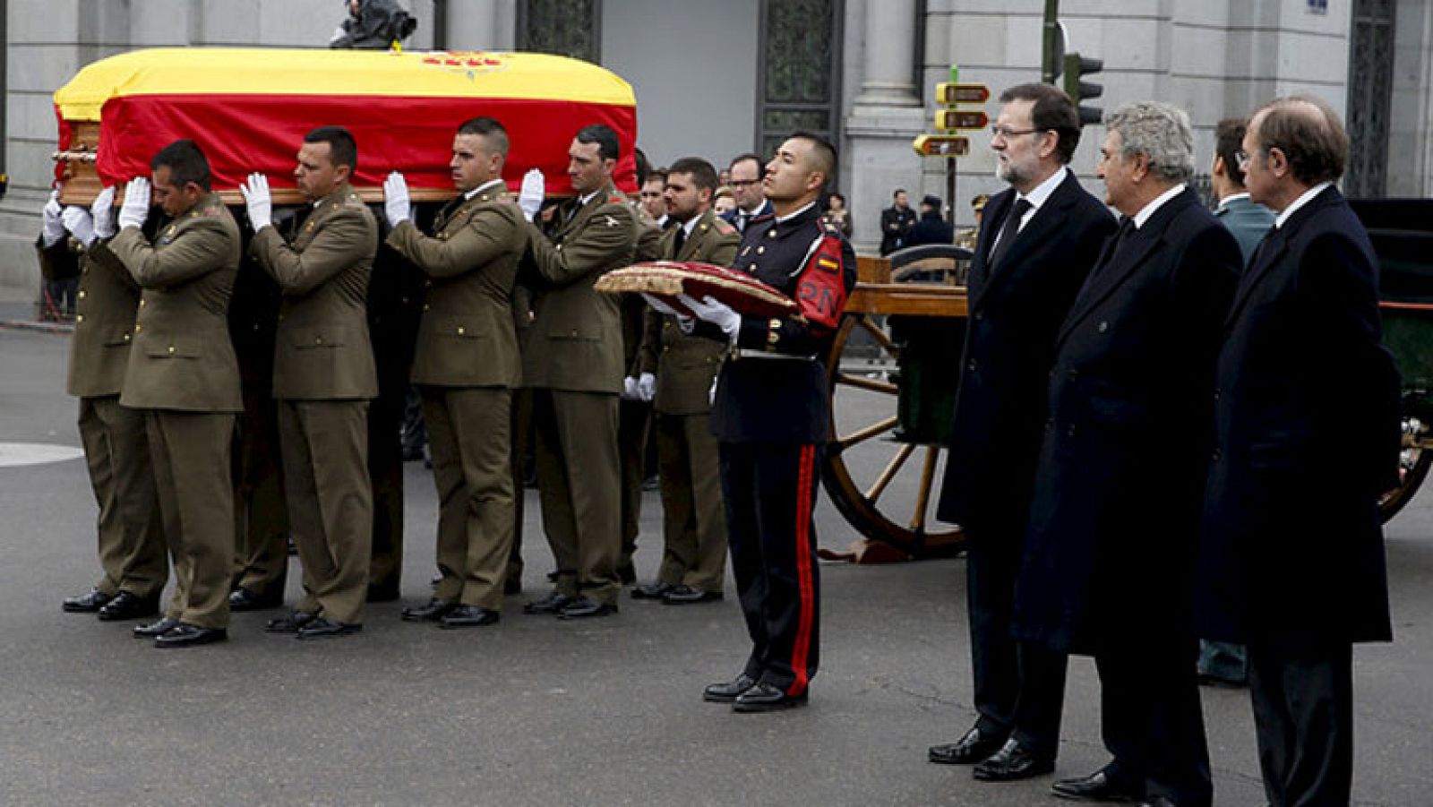 Telediario 1: Honores militares despedida a Adolfo Suárez | RTVE Play