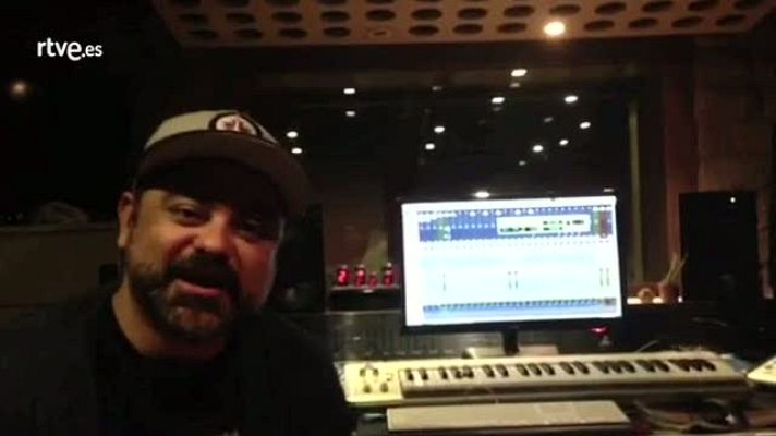 Alaska y Coronas - Nach saluda a los espectadores de #alaskaycoronas7