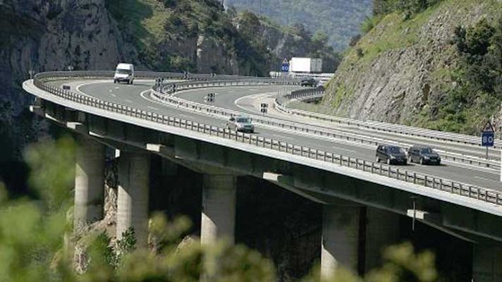 Fomento ultima una empresa pública para las autopistas