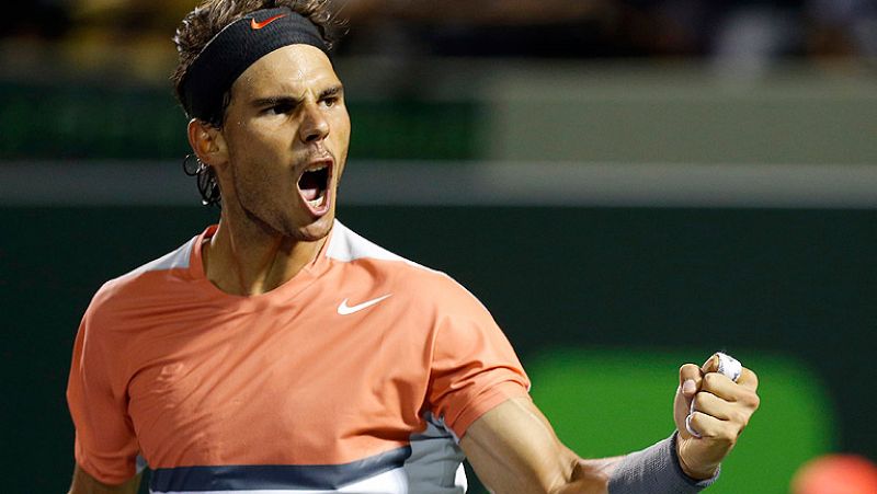 Rafa Nadal ha alcanzado los cuartos de final del Masters de Miami al derrotar con facilidad al italiano Fognini por un doble 6-2.