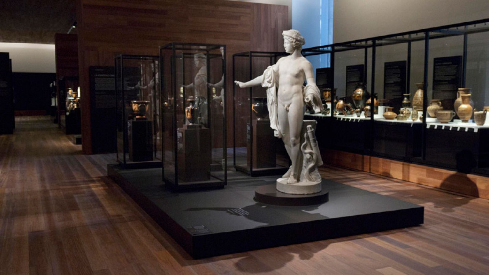 Telediario 1: El Museo Arqueológico Nacional está listo para abrir sus puertas después de seis años de obras | RTVE Play