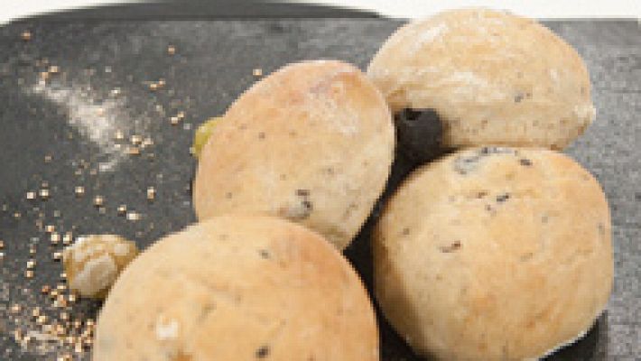 Pan de aceitunas y anchoas