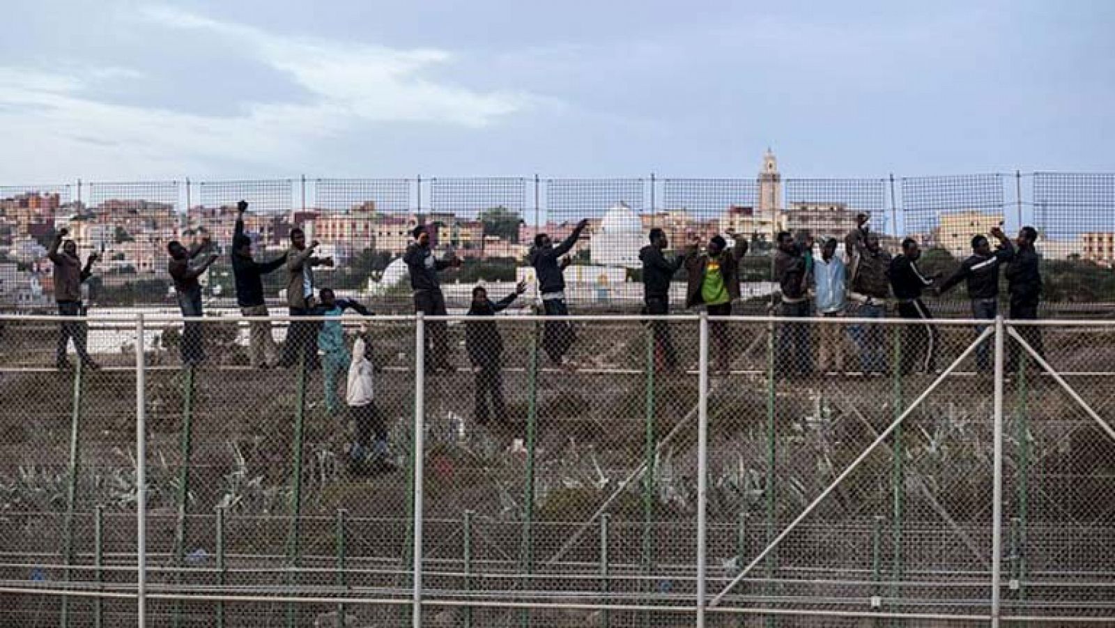 Cientos de inmigrantes subsaharianos intentan entrar en Melilla 