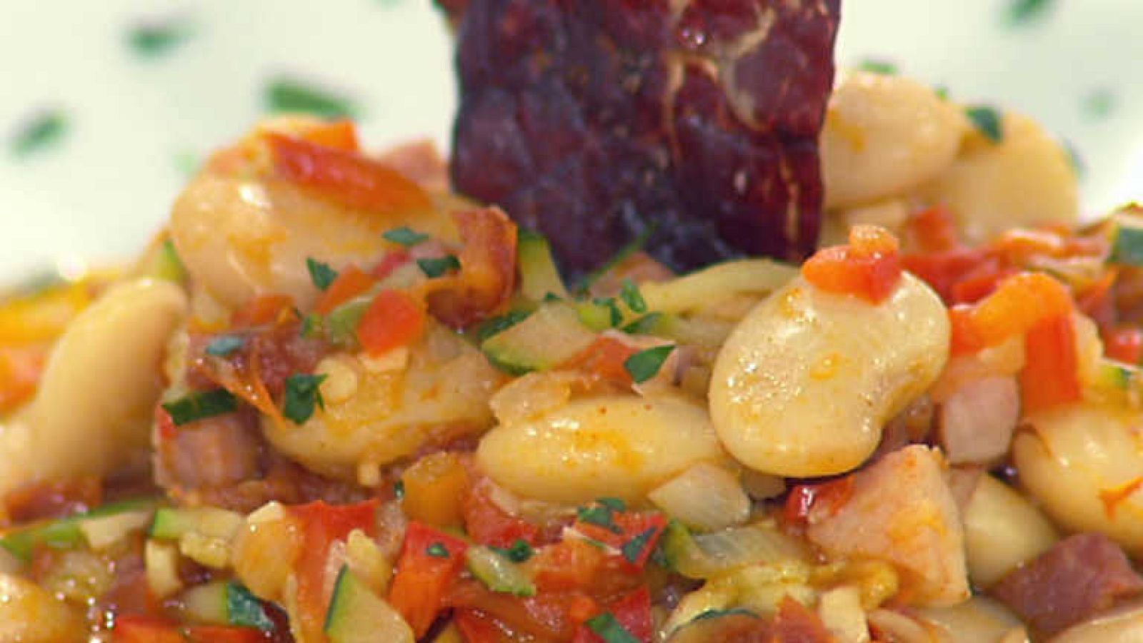 Cocina con Sergio -  Judiones con un toque de cecina y bacón - Ver ahora