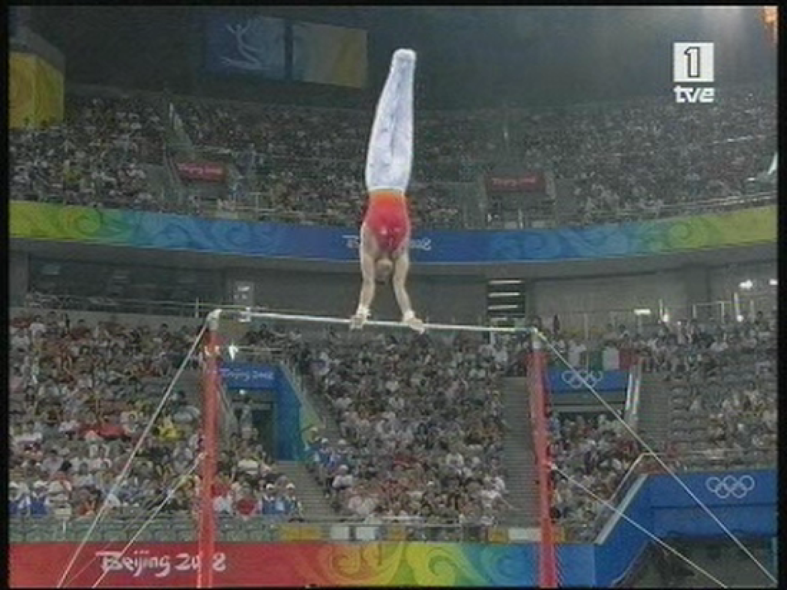 Rafa Martínez, muy nervioso en barra | Ver