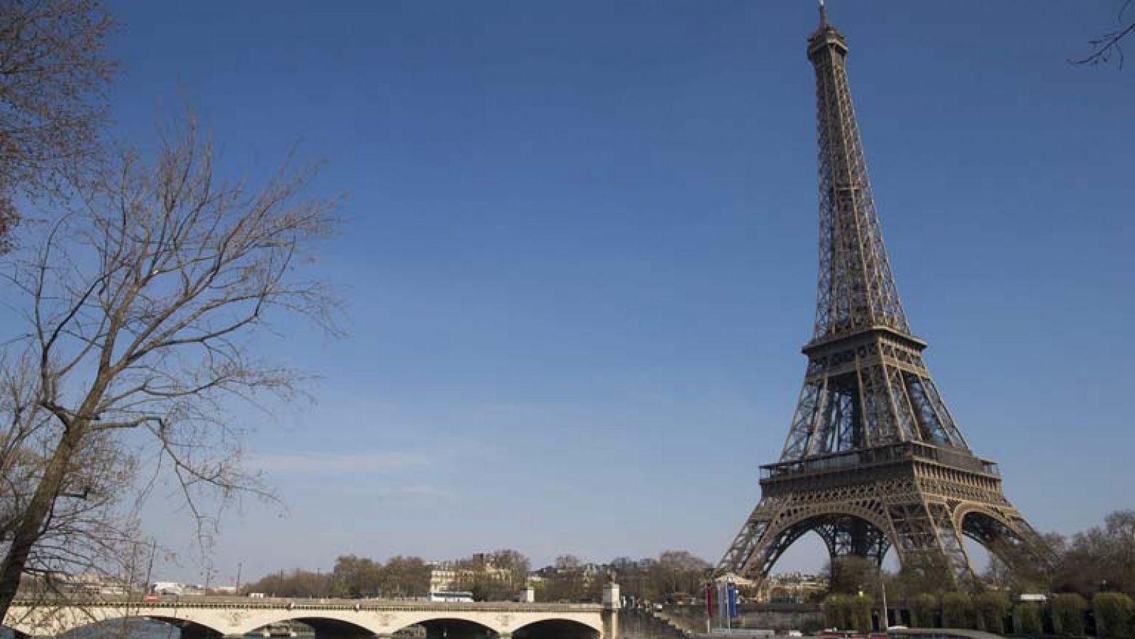 Telediario 1: La Torre Eiffel en la gran pantalla | RTVE Play