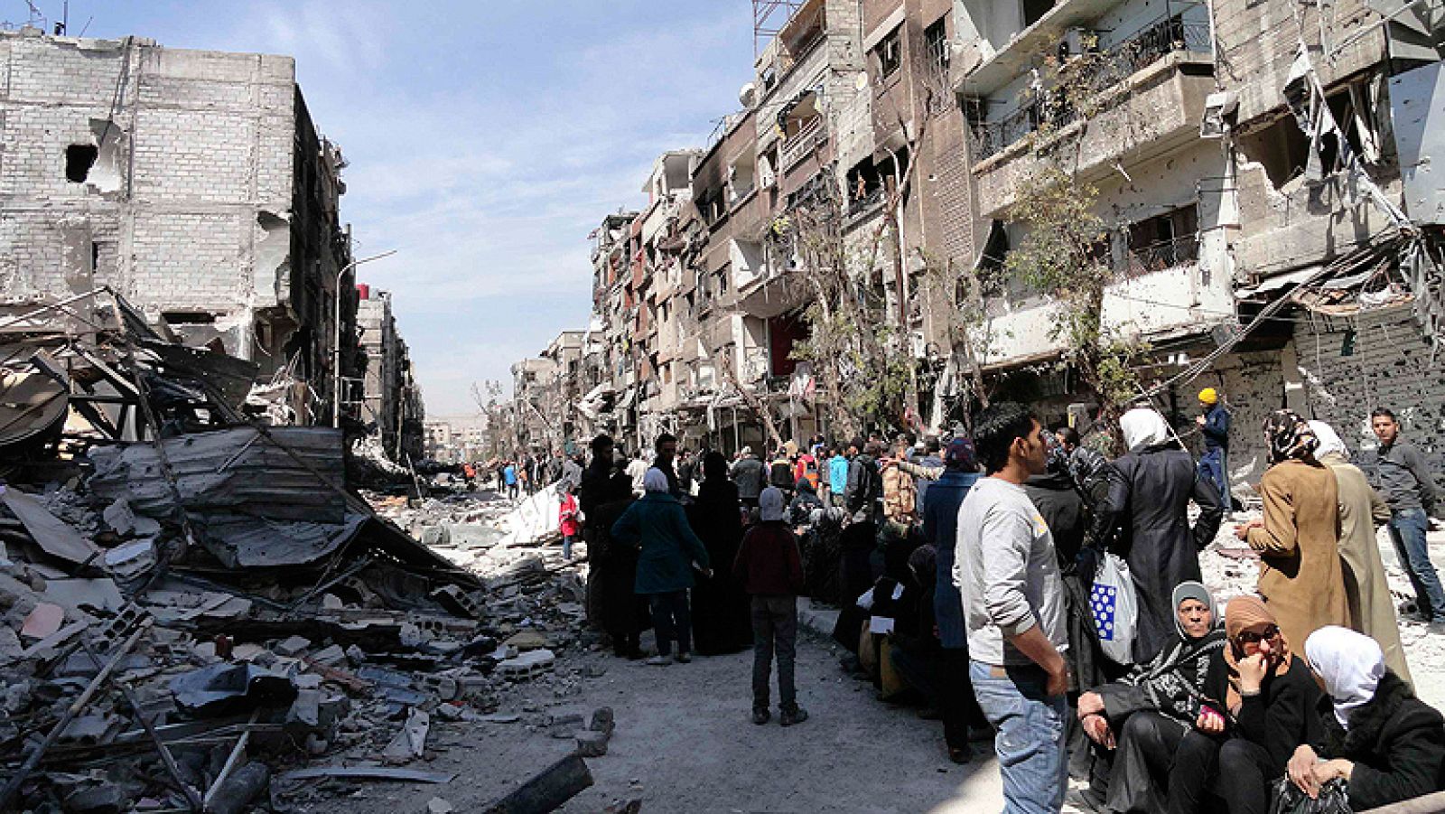  El conflicto sirio se ha convertido ya en una de las guerras más sangrientas del siglo XXI tras rebasar los 150.000 muertos, un tercio de ellos civiles, desde su inicio hace tres años, según los datos publicados por el opositor Observatorio Sirio de Derechos Humanos.